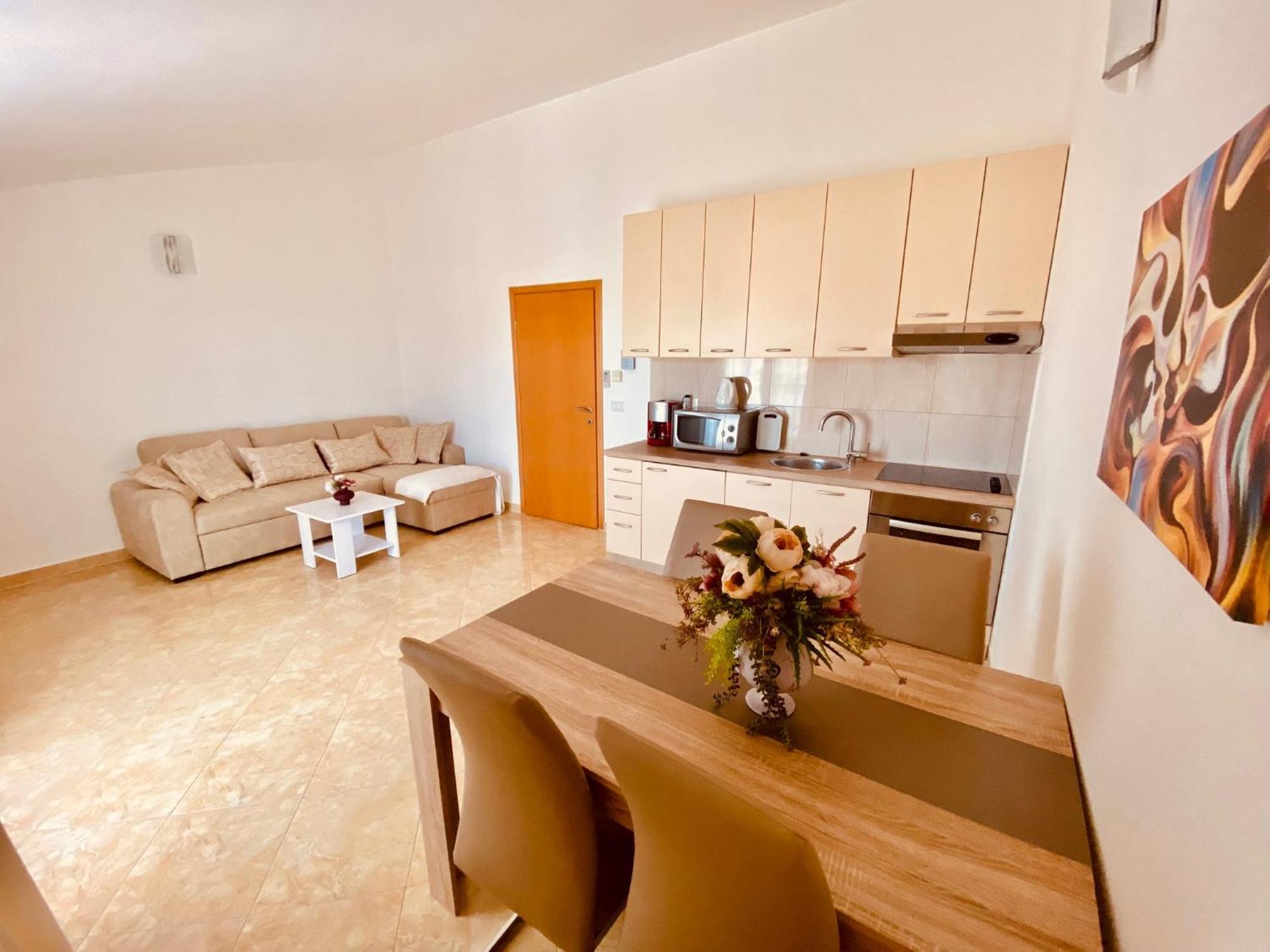 Apartments Brnada 우마그 외부 사진