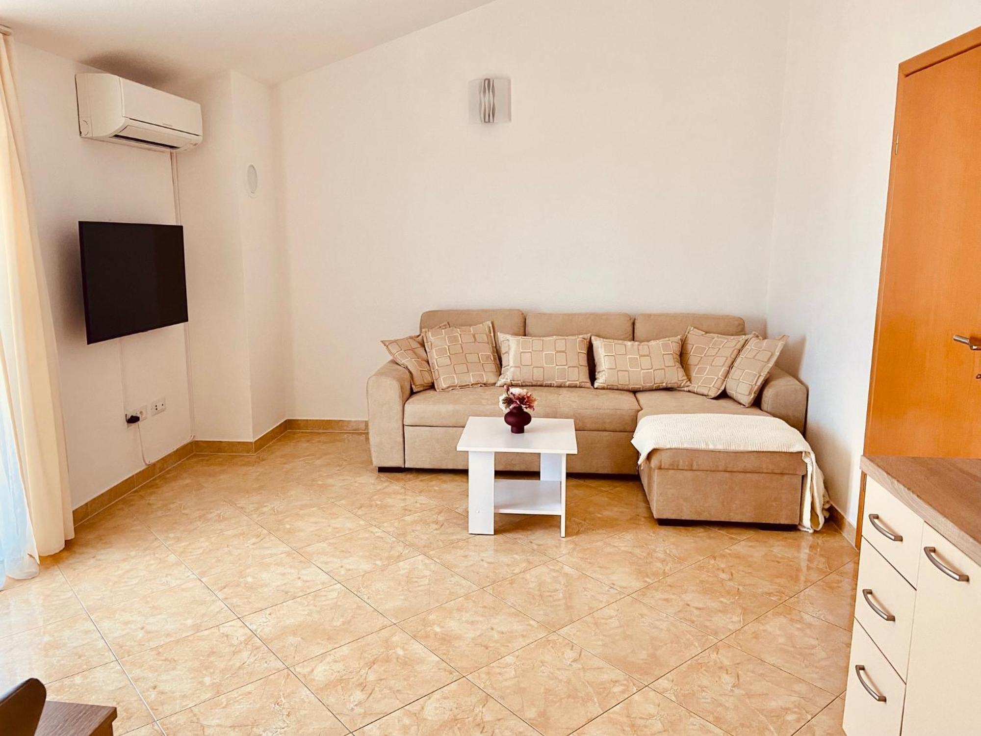 Apartments Brnada 우마그 외부 사진